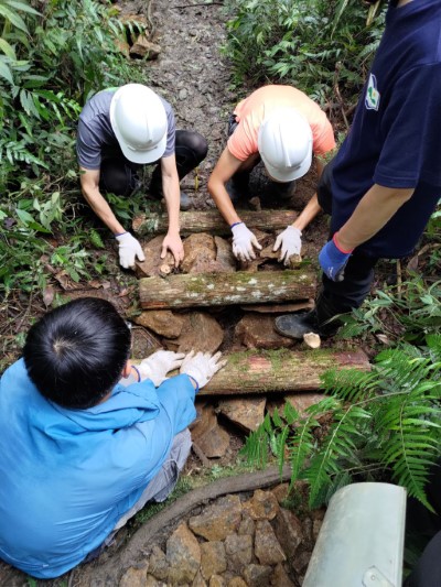 林業保育署宜蘭分署攜手羅東社大舉辦松羅湖山徑手作步道活動 打造安全登山環境 (3)